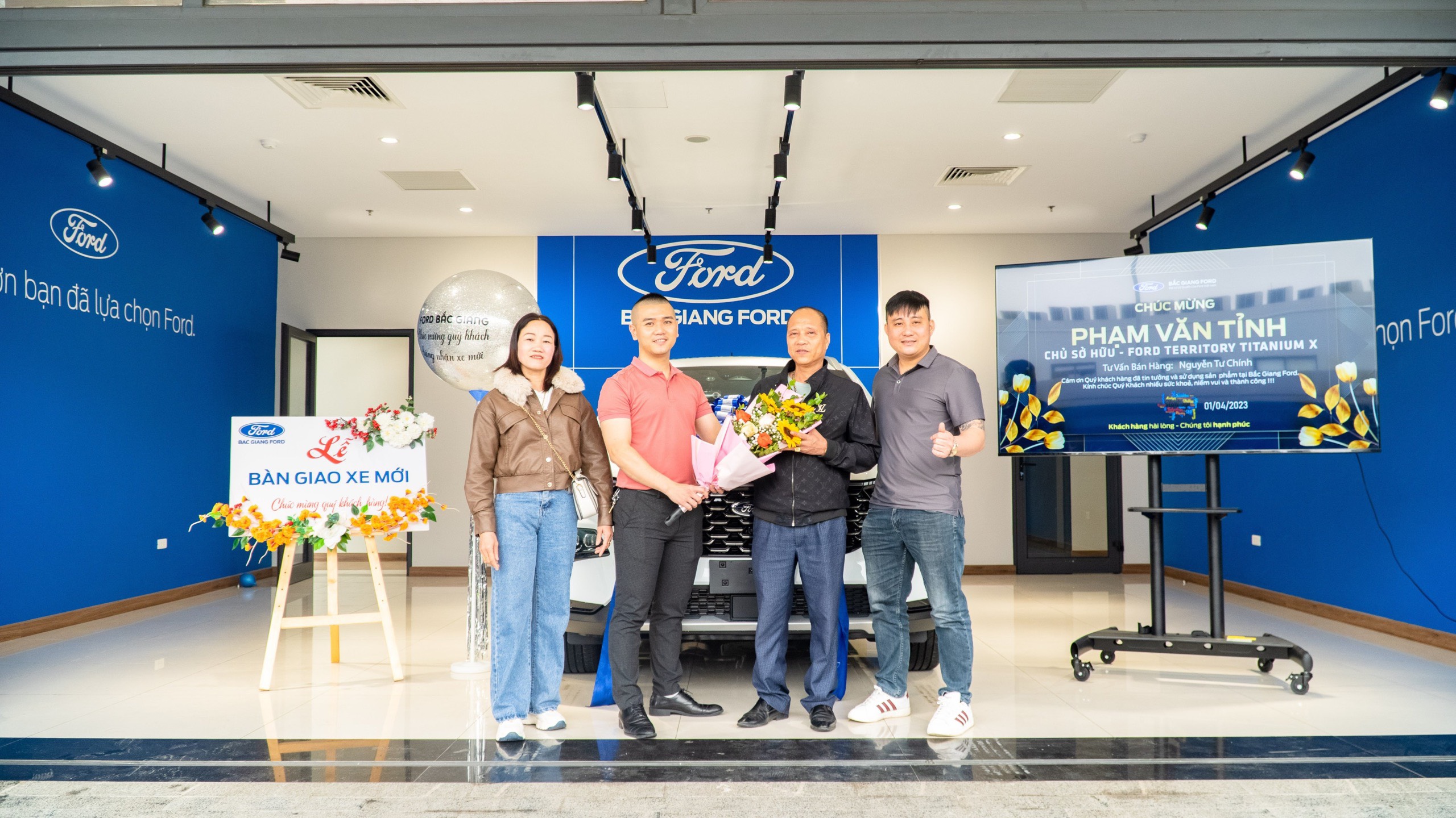 cach xem ngay tot nhan xe o to de gap nhieu may man tai loc 276 3 - Dĩ An Ford