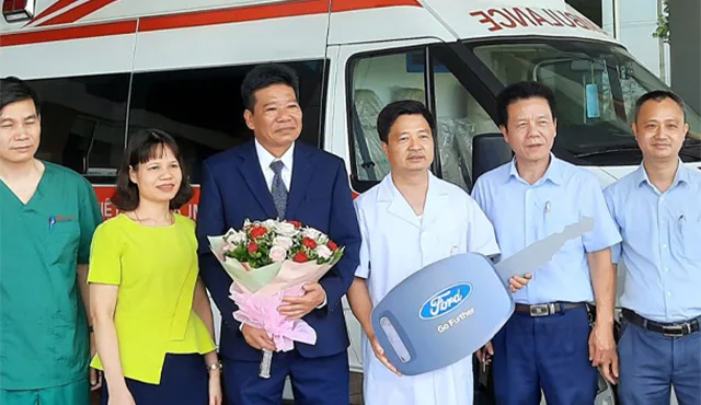 ford transit tieu chuan 1073 32 - Dĩ An Ford