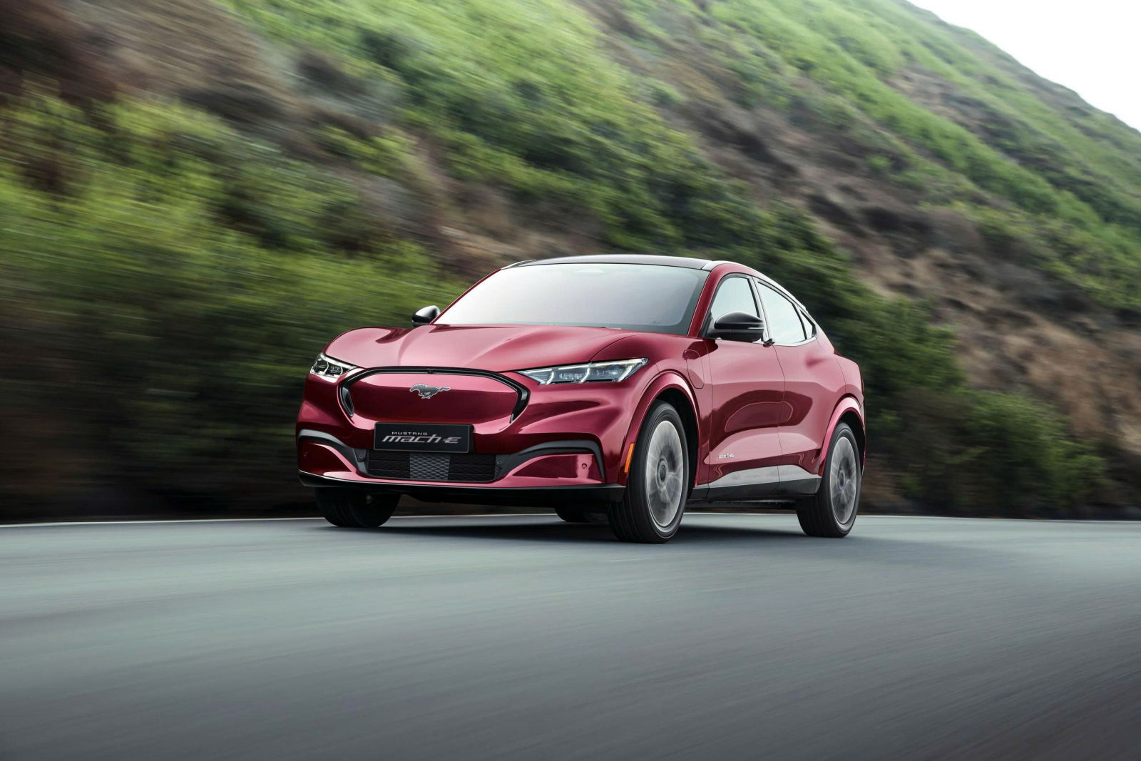 ngoại thất đầu Ford Mustang Mach E